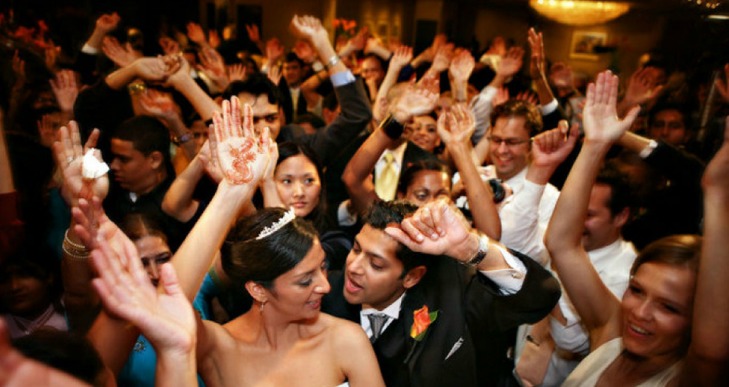 How to DJ a Wedding 30 Proven Tips to Make It Memorable